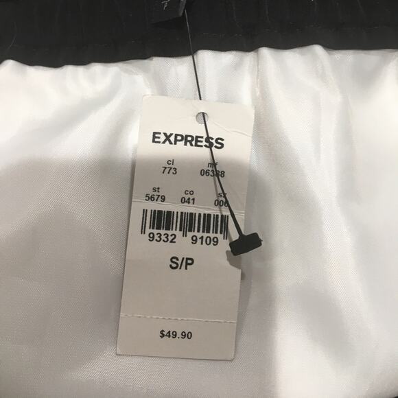 Express Black And White Mini Skirt - Picture 7 of 7